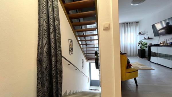 Dpt Hautes Pyrénées (65), à vendre TRIE SUR BAISE Maison T3 de 76 m² habitables avec garage et cour sur 78 m² de terrain, au centre ville