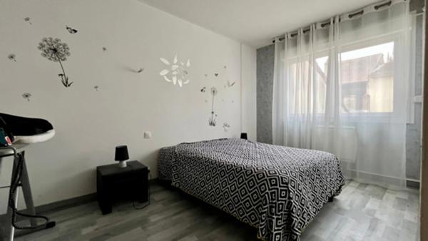 Dpt Hautes Pyrénées (65), à vendre TRIE SUR BAISE Maison T3 de 76 m² habitables avec garage et cour sur 78 m² de terrain, au centre ville