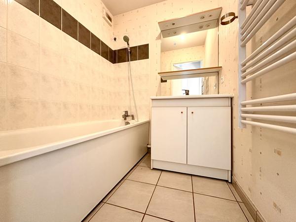 A vendre : Appartement 2 pièces d'environ 45 m² avec balcon en résidence