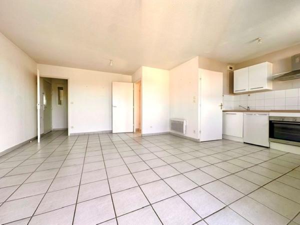 A vendre : Appartement 2 pièces d'environ 45 m² avec balcon en résidence