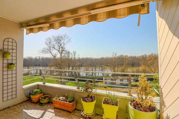 Appartement Nevers 3 chambres, balcon plein sud, parking sous terrain, 2 heures de Paris