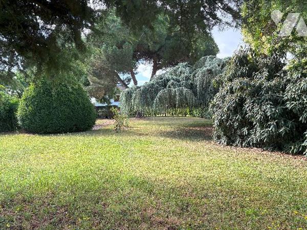 Tonneins- A pied des commerces, cette villa cossue avec parc, ne manquera pas de vous séduire !