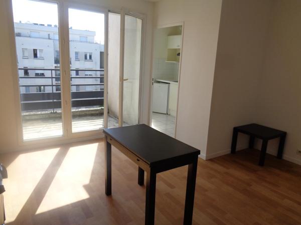 Très beau 2P 40M2 proche Gare Cergy-le-Haut au 5ème et dernier étage avec 2 places de parking et cave