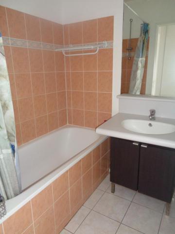 Très beau 2P 40M2 proche Gare Cergy-le-Haut au 5ème et dernier étage avec 2 places de parking et cave