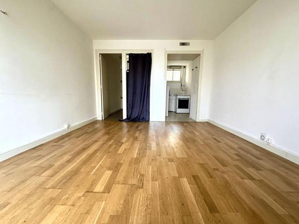 À Vendre ? Studio 26m2 Rez-de-Jardin et Cave ? Lyon 8