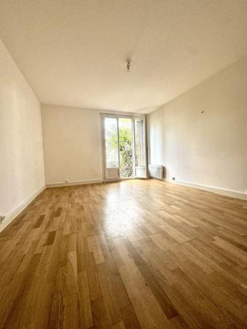 À Vendre ? Studio 26m2 Rez-de-Jardin et Cave ? Lyon 8