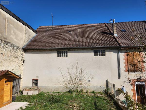 Maison de ville à vendre à Bar-sur-Aube dans l'Aube (10200), ref : 10379/589   
Calme