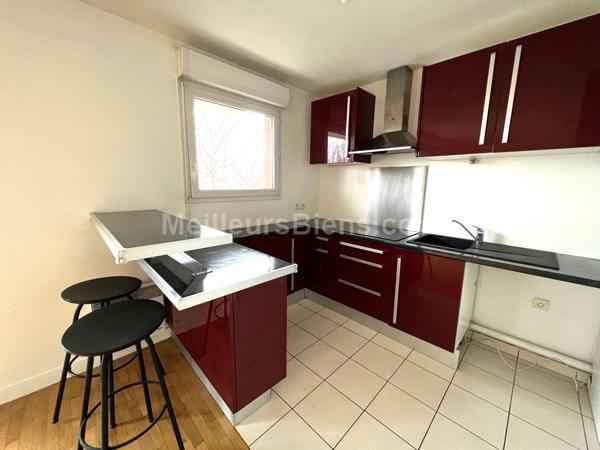 Villemomble Appt 2 pièces + Balcon + Pkg + Cave... 10 Min RER E...