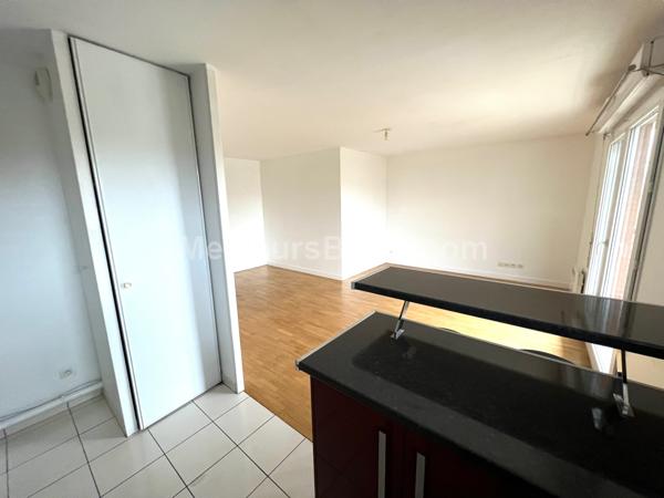 Villemomble Appt 2 pièces + Balcon + Pkg + Cave... 10 Min RER E...