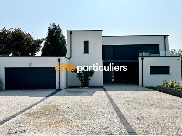 Vente Maison214 m² - 6 Pièces - MIRECOURT (88500)