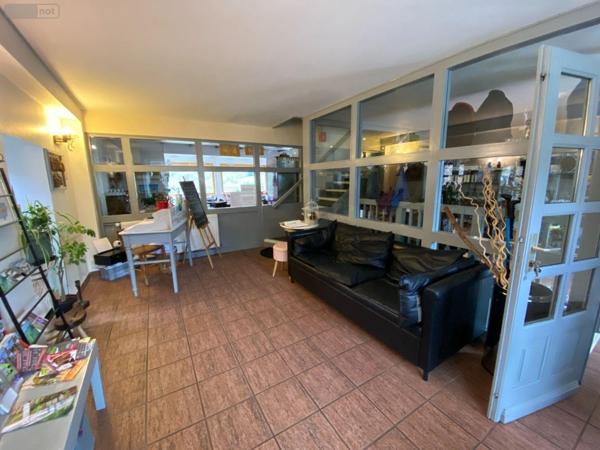 Murs commerciaux à vendre à Le Falgoux dans le Cantal (15380), ref : 15060/1136