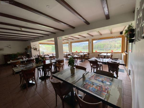 Murs commerciaux à vendre à Le Falgoux dans le Cantal (15380), ref : 15060/1136