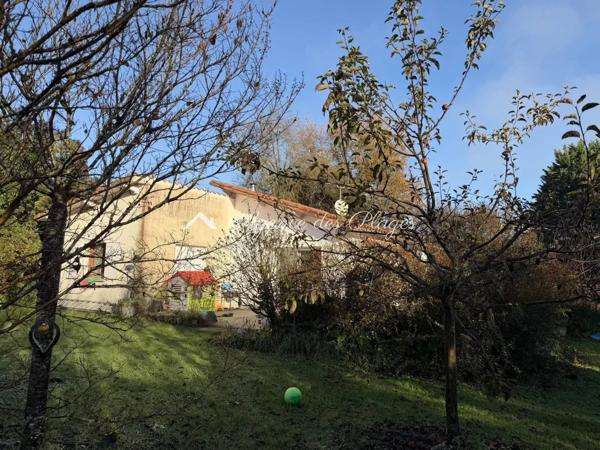 ENSEMBLE IMMOBILIER - MESCHERS