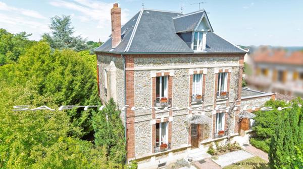Maison de maître de 230m2 sur un terrain de 1450m2 dans un secteur calme…