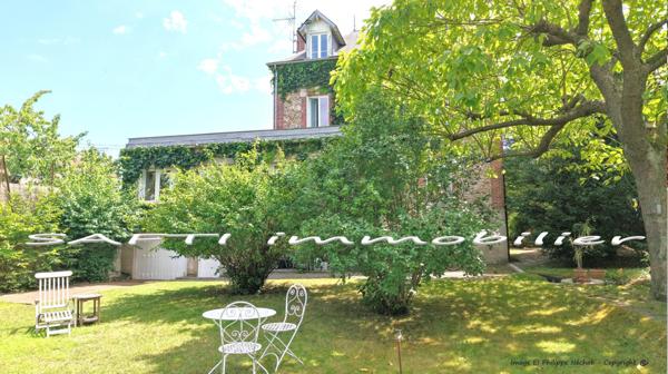 Maison de maître de 230m2 sur un terrain de 1450m2 dans un secteur calme…