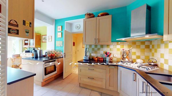 Maison de maître de 230m2 sur un terrain de 1450m2 dans un secteur calme…