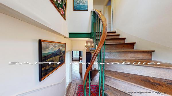 Maison de maître de 230m2 sur un terrain de 1450m2 dans un secteur calme…