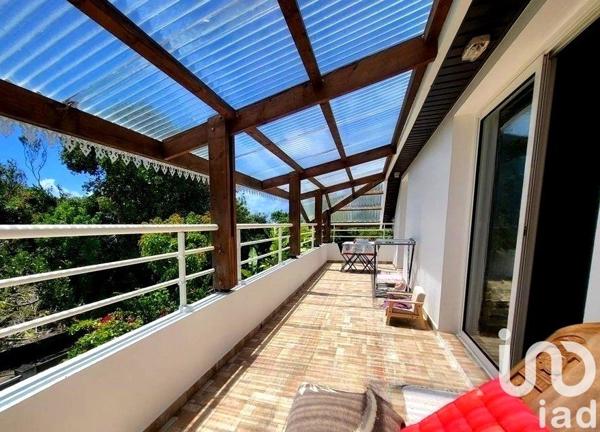 Maison 7 pièces de 232 m² à Saint-Philippe (97442)