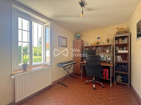 Longère 182 m2 avec double garage, terrain paysager, SPA, sauna...
