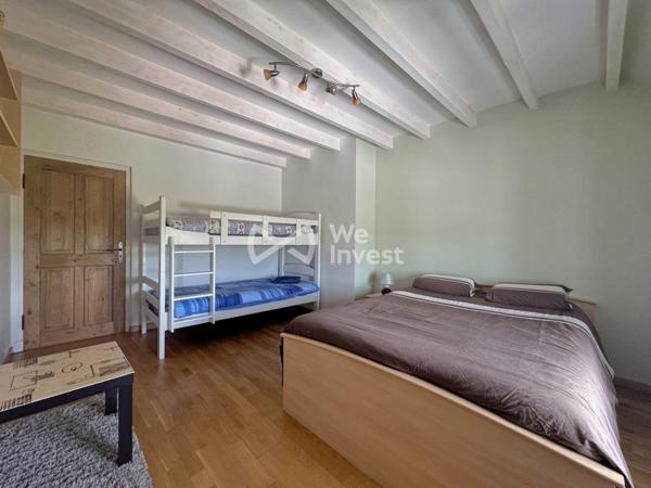 Longère 182 m2 avec double garage, terrain paysager, SPA, sauna...