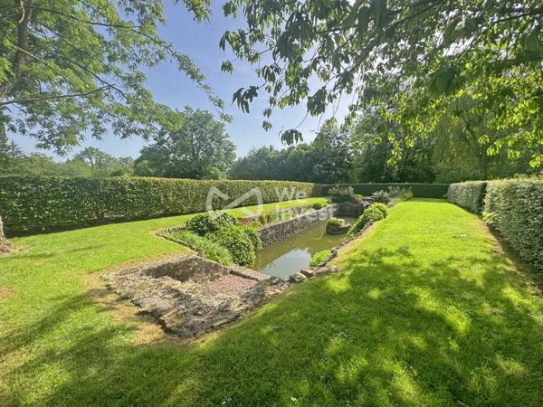 Longère 182 m2 avec double garage, terrain paysager, SPA, sauna...