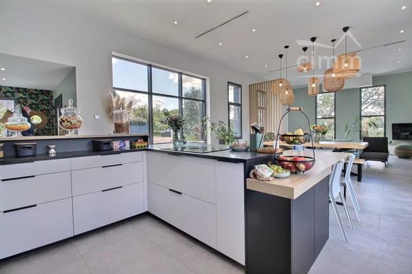 MAGNIFIQUE MAISON CONTEMPORAINE HAUT DE GAMME