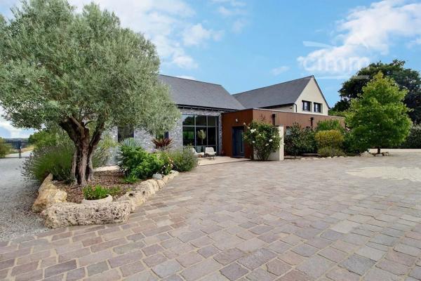 MAGNIFIQUE MAISON CONTEMPORAINE HAUT DE GAMME