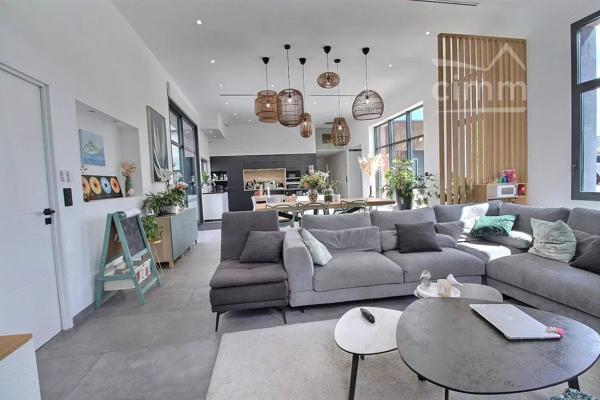MAGNIFIQUE MAISON CONTEMPORAINE HAUT DE GAMME