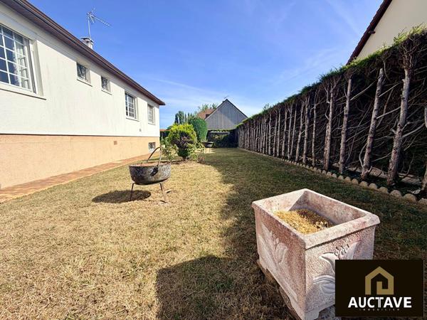 Pavillon avec sous-sol complet ? terrain arboré 579 m² ? garage 2 voitures - Arçonnay , Arconnay