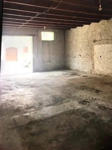 Garage avec dépendance sur terrain de 338m2