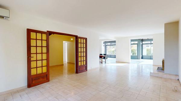 Maison 8 pièce(s) 250 m2