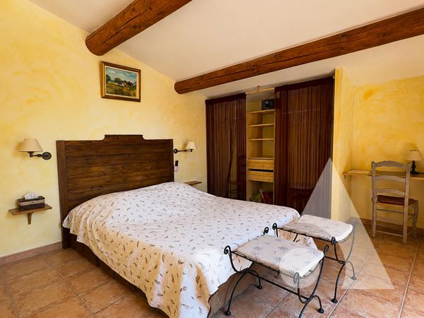 Maison 9 pièces 297.55 m2