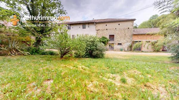 Vente                                                      Maison
                        
                     5 pièces                      193 m2                     à Péchaudier