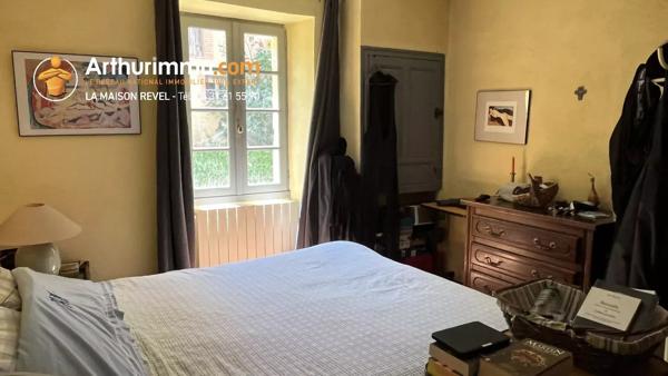 Vente                                                      Maison
                        
                     5 pièces                      193 m2                     à Péchaudier