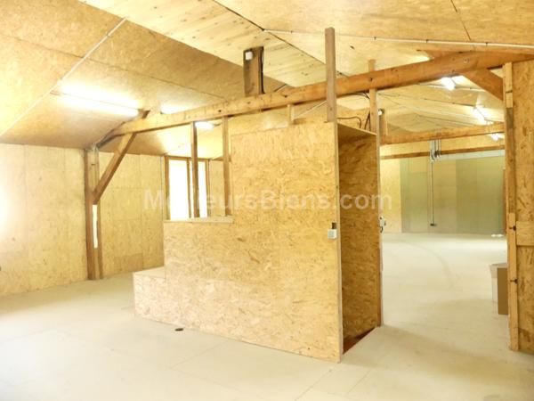 BÂTIMENT BOIS POUR HABITATION AVEC CRÉATION D'ACTIVITÉ OBLIGATOIRE