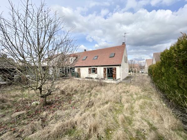 maison 3 chambres à Chaumontel, garage et terrain 526 m2