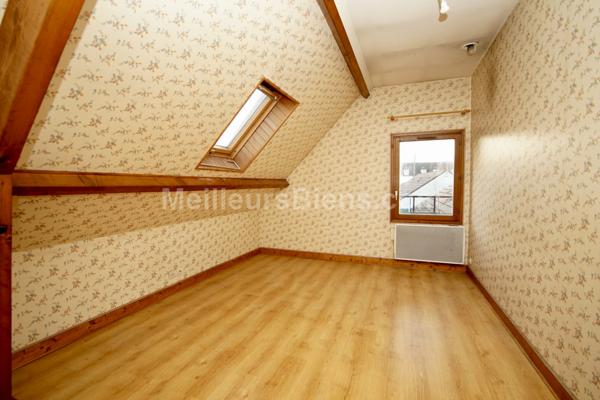 maison 3 chambres à Chaumontel, garage et terrain 526 m2