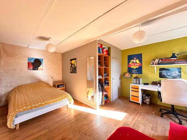 Ensemble immobilier d’exception à Trézélan - Bégard. Maison de maître en pierre de 184m2 - 2 gîtes  - 14 pièces - 9 chambres - 6126 m² de terrain.