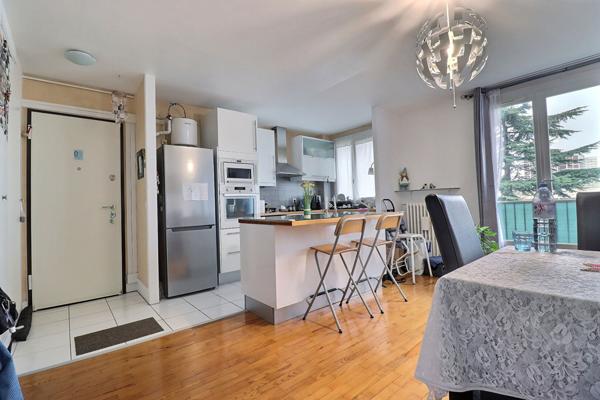 Appartement Colombes 4 pièce(s) 65.06 m2