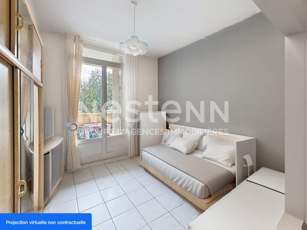 Appartement T3 2 chambres traversant avec balcon et cave - Secteur BRON PISCINE