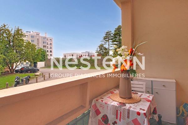Appartement T3 2 chambres traversant avec balcon et cave - Secteur BRON PISCINE