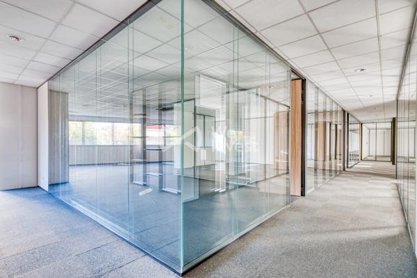 À VENDRE – BUREAUX DE STANDING 600 m² – CALUIRE SAINT-CLAIR – IMMEUBLE OPEN CITY