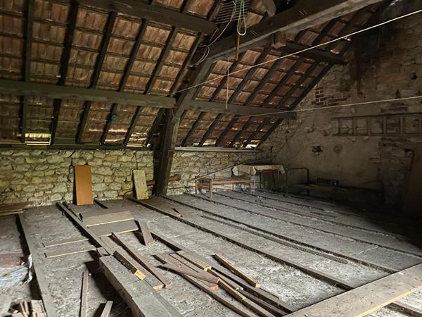 À vendre ? Maison à rénover à Gourdon, proche de Montceau-les-Mines