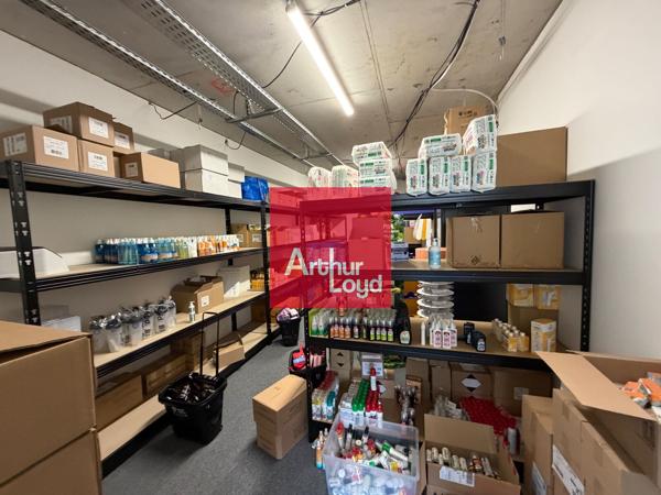 Bureaux neufs à vendre à Eybens avec cuisine et stockage inclus