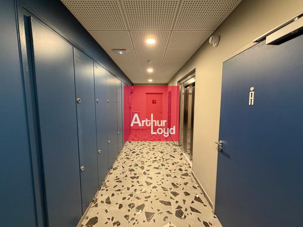 Bureaux neufs à vendre à Eybens avec cuisine et stockage inclus