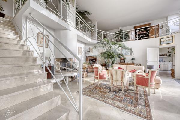 Brancas - Maison d'architecte plein sud, 5 chambres, terrasses, 2 garages - Adresse premium