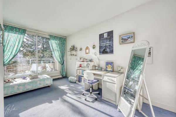 Brancas - Maison d'architecte plein sud, 5 chambres, terrasses, 2 garages - Adresse premium