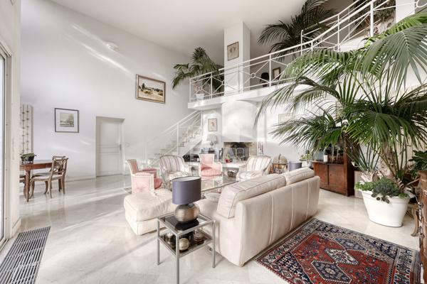 Brancas - Maison d'architecte plein sud, 5 chambres, terrasses, 2 garages - Adresse premium