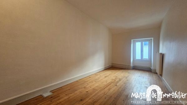 BOUTIERS SAINT TROJAN - ENVIRONNEMENT CALME POUR CETTE MAISON DE BOURG DE 4 PIECES