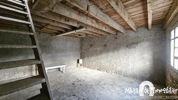 BOUTIERS SAINT TROJAN - ENVIRONNEMENT CALME POUR CETTE MAISON DE BOURG DE 4 PIECES